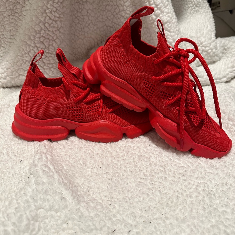 Sia Collective Sneakers